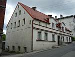 W tym domu na Ułańskiej mieszkał Ulrich Jahr w latach 1945-1947. Do pełnoletności wychowywała go opiekunka Wanda BUKOLT.