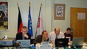 W trakcie III Polonijnych Mistrzostw Niemiec Dariusz Lebiedowicz wspierał swymi radami organizatora Zbigniewa Kuśmierka